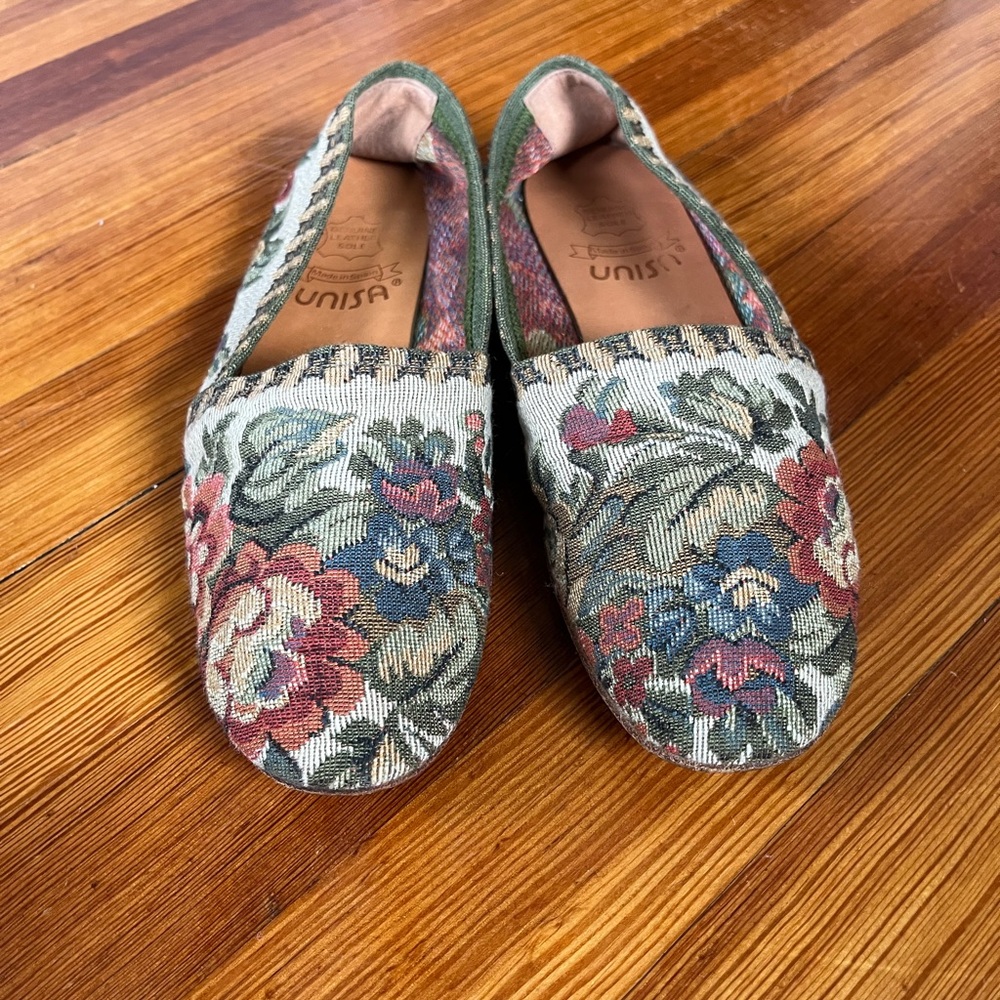 Vintage Usiun floral flats
